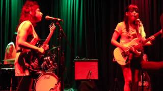 Burn Me - The Coathangers - Newtown Social Club - 6th of October 2016