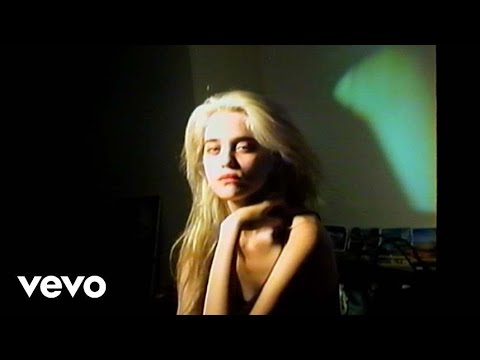 Sky Ferreira - Lost In My Bedroom (Official Video)