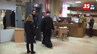 Митрополит Вологодский и Кирилловский Игнатий проголосовал в Вологде