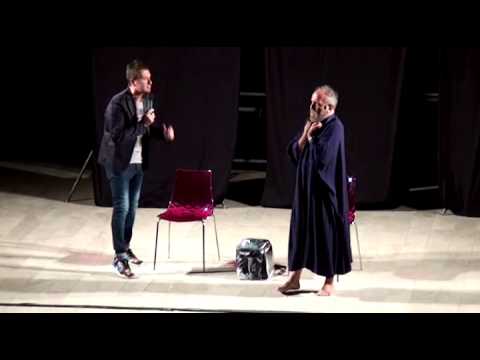 Dall'anfiteatro di Carbonia; Demo Mura presenta Giobbe Covatta.