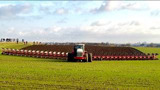 385 Modern Agriculture Machines Operating at Peak Efficiency