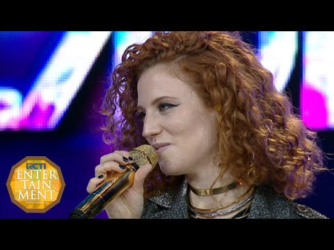 Maju mundur cantik ala Jess Glynne [Mega Konser Dunia] [10 Okt 2015]