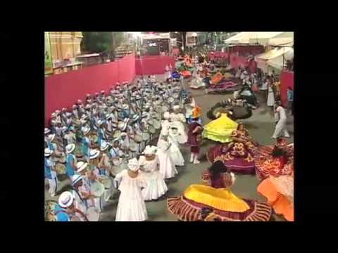 Maracatu Nação Estrela Brilhante Parade in Carnival