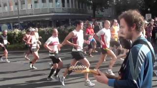 berlin marathon 2011 : band is rocking the runners