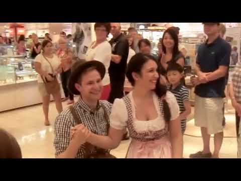 Abschied Spittel Porscha aus dem Kaufhof Hessen-Center