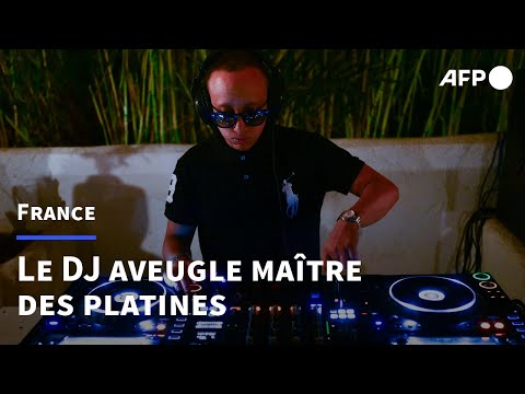 Eden Jays, le DJ aveugle maître des platines | AFP