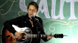 Mary Gauthier -  When a Woman Goes Cold (Live)