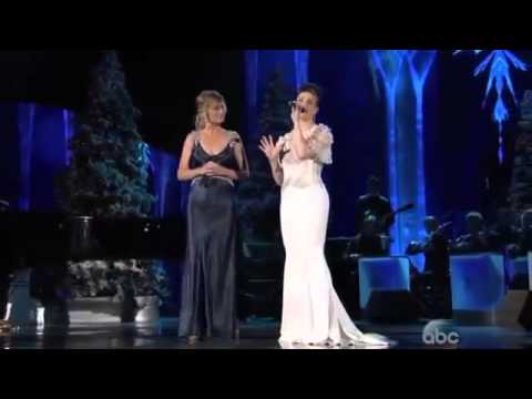 Let It Go from Frozen Jennifer Nettles & Idina Menzel at CMA Country Christmas 2014