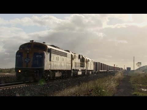 EMD, Alco and GE powered locomotives at Manor: Australian Trains