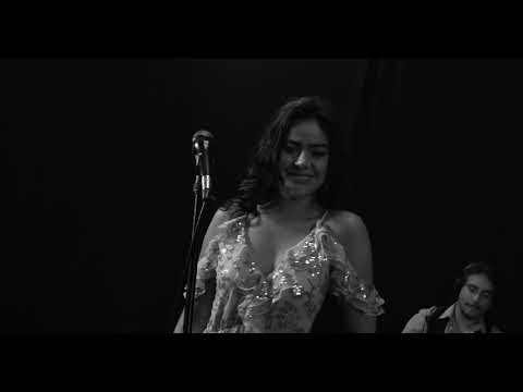 Camilla Faustino feat. Trio Guará - Garota de Ipanema