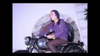 Download lagu Chrisye - Waljinah ft Indonesian Male Model mp3 Download lagu Chrisye - Waljinah ft Indonesian Male Model mp3