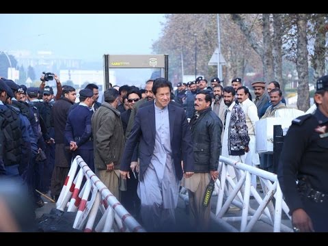 PTI chairman Imran Khan Media Talk after Panama Case hearing (Complete)