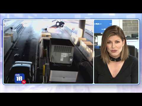 Passenger ejected from window in car crash and survives - DailyMailTV