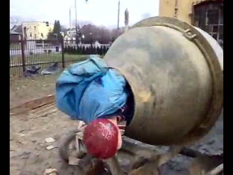 Zabawa z betoniarką