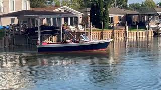 1967 Chris Craft 25’ Sea Hawk Sportsman Passing By