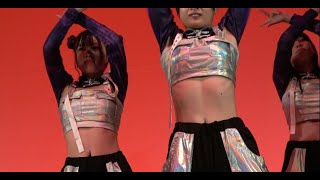 かっこいい衣装でキレッキレのガールズダンス