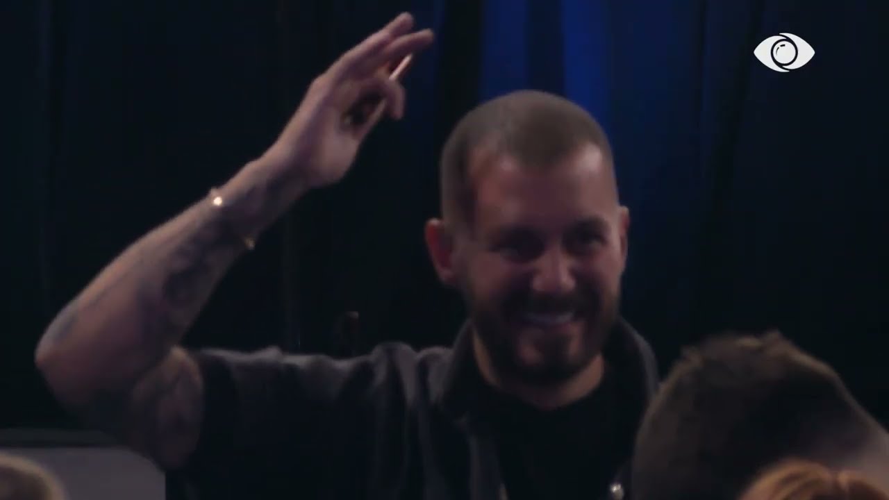 “Hajde, hajde babo…”/ Fifi ndez atmosferën në shtëpi, Romeo ngjitet në skenë: Ecim…