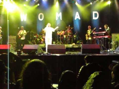 BADUME - Eric Menneteau - (Hulum Bager New) & 30,000 in pouring British rain at WOMAD 2009 UK