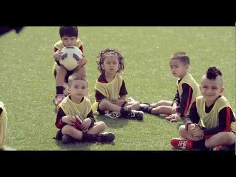 SRK frooti commercial with kids 2013 - Magic of Mango Frooti " fresh n juicy "