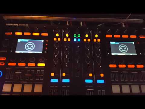 Kontrol S4 vs. Kontrol S8 - Phono Inputs