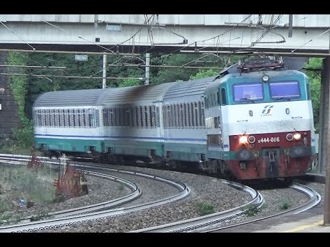 Transiti treni passeggeri nella stazione di Mignanego