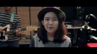 Download lagu [New single] เมื่อได้พบ by สิงโต นำโชค feat. Plastic Plastic OST. Coffee Please mp3