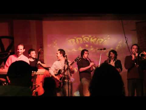 Concert Los Raskaï Portail à Roulettes Salses (Part 1)