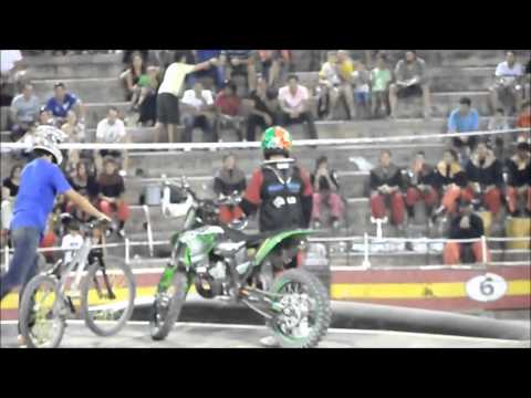 Pedro Moreno VS Martxel Arribillaga(Freestyle Megaramp 2011)