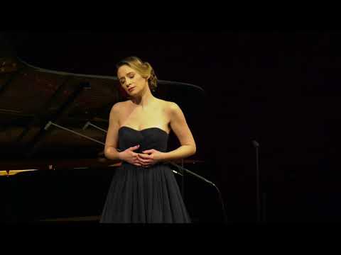 Chanson des cueilleuses de lentisques de Ravel, by Alexandre Tharaud et Sabine Devieilhe