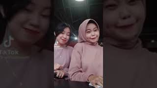 Download lagu mbak hijab pamer lesung Pipit viral tik tok mp3