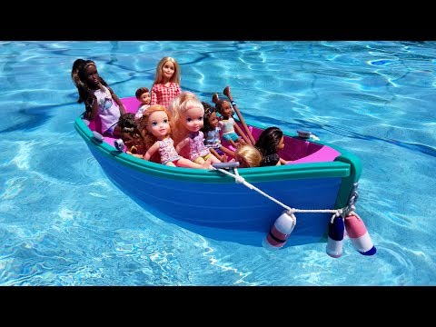 BOAT ! Elsa & Anna toddlers at Camp - Barbie - treasure box - water fun