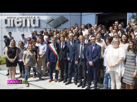 Tolentino. Il premier Matteo Renzi visita l'azienda Arena Italia