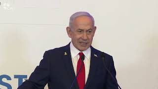 Prime Minister Benjamin Netanyahu's statement at Daystar's "Together As One" event in Jerusalem (עדכוני משרד ראש הממשלה) - התמונה מוצגת ישירות מתוך אתר האינטרנט יוטיוב. זכויות היוצרים בתמונה שייכות ליוצרה. קישור קרדיט למקור התוכן נמצא בתוך דף הסרטון
