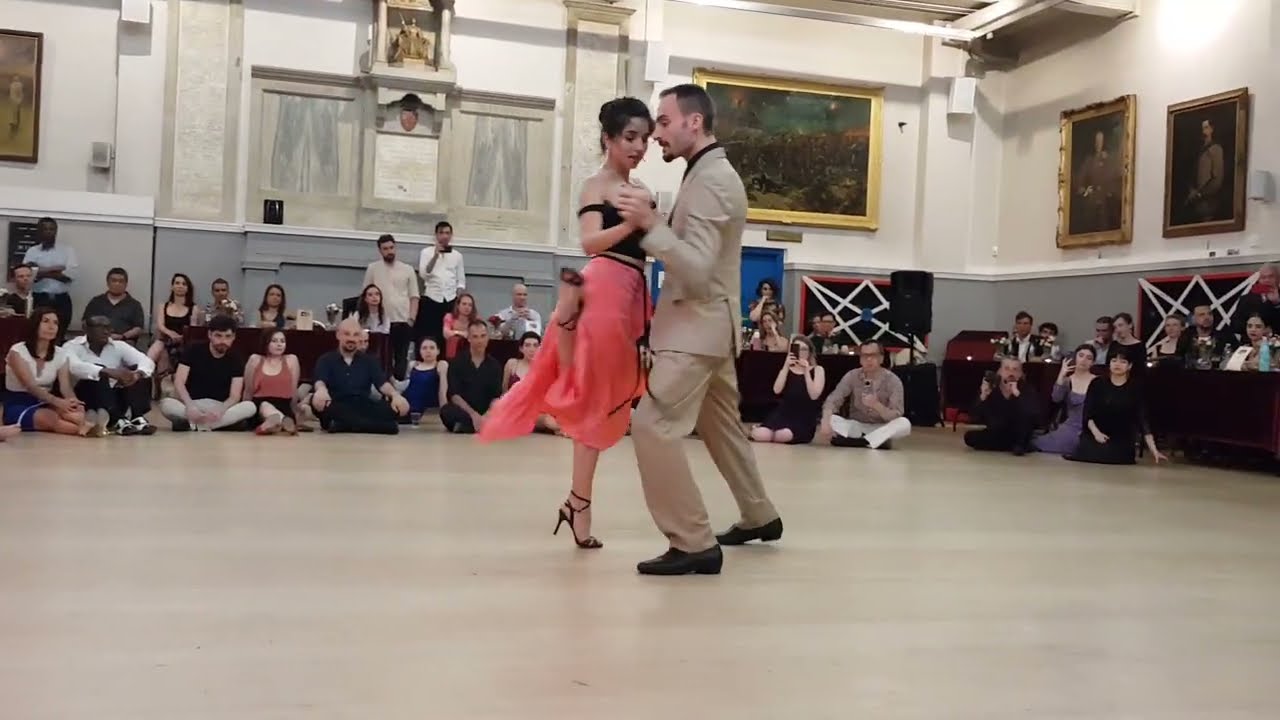 Video thumbnail for Gianpiero Galdi & Lorena Tarantino @ Milonga Nacimiento London 2022, 3/5