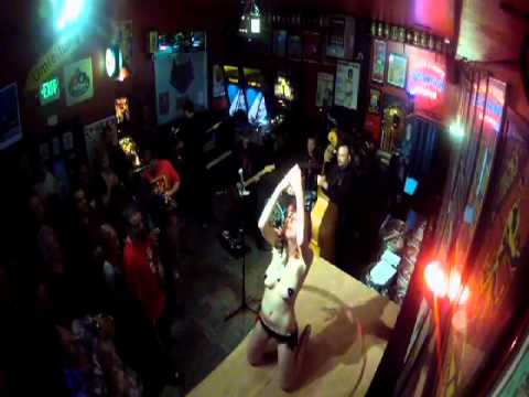 Los Shimmy Shakers Live with Szandora LaVey