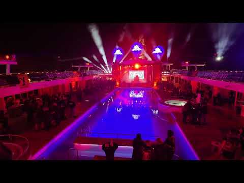 Full Metal Cruise XII Part I, neulich im Pool, oder am ....