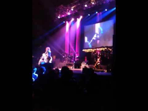 Mike & Sharon win Kenny G's sax