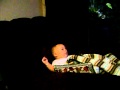 Caleb Viendo Baby TV