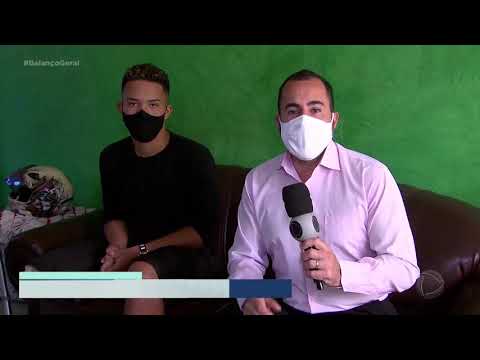 Jovem tem perna amputada e faz campanha para conseguir prótese