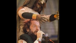 JETHRO TULL: &quot;BEASTIE&quot; [WITH LYRICS] - &quot;The Broadsword and the Beast&quot; 4-10-1982. (HD)