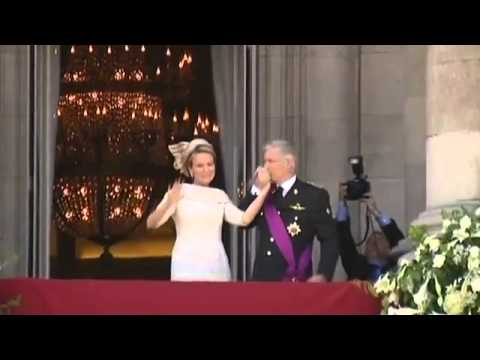 New Belgian king and queen greet crowds from royal balcony   Video County