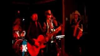 POLO URIAS Y SU MAQUINA NORTENA