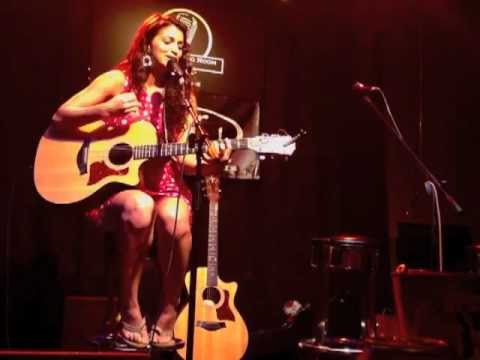 Rhea Makiaris - Rich Man (performed at the Listening Room Cafe in Nashville)
