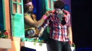 Luan Santana se assusta com Greice Kelly - Show Londrina 16/10/2010