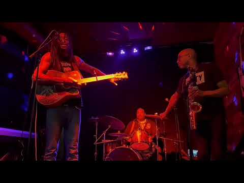 Dont Make Believe (Live)- Elyjah Tribe Feat. Myron Hendley and Erique Johnson