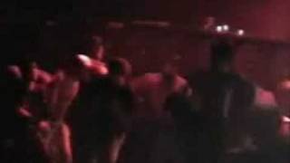 Limp Bizkit - Head For The Barricade (moshpit with Fred Durst)