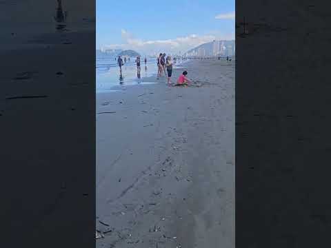 Santos Beach on a Sunday 🇧🇷 | Pure Vibes & Sunshine! ☀️🌊