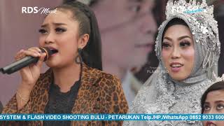 Download lagu ANISA RAHMA bikin Baper saat Menyanyi Yatim Piatu Bareng RDS MUSIK - Flash PRO Video Shooting mp3 Download lagu ANISA RAHMA bikin Baper saat Menyanyi Yatim Piatu Bareng RDS MUSIK - Flash PRO Video Shooting mp3