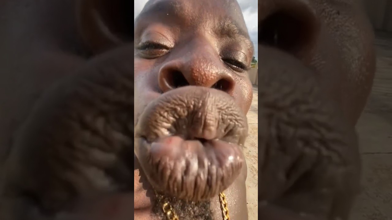 Best kiss for you😜😂😂#trending #comedy #kiss #africa #cheap #foryou