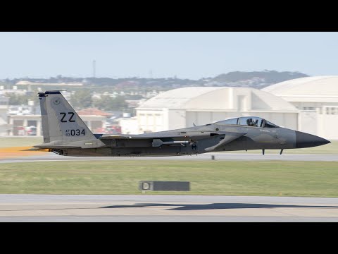 Insane US F-15 Pilot Performs Low Pass and Take Off